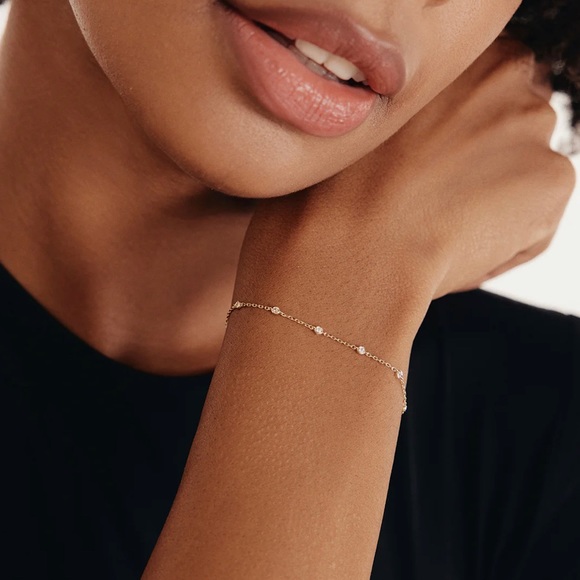 NWT Bezel Diamond Station Bracelet in 14K Solid Gold - Picture 6 of 7